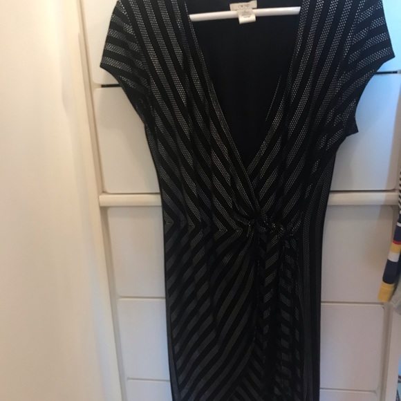Cache Wrap Dress - Picture 5 of 5